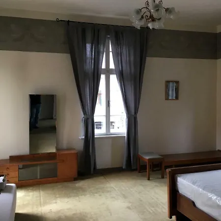 Stoyan Staynov House * Kazanlŭk
